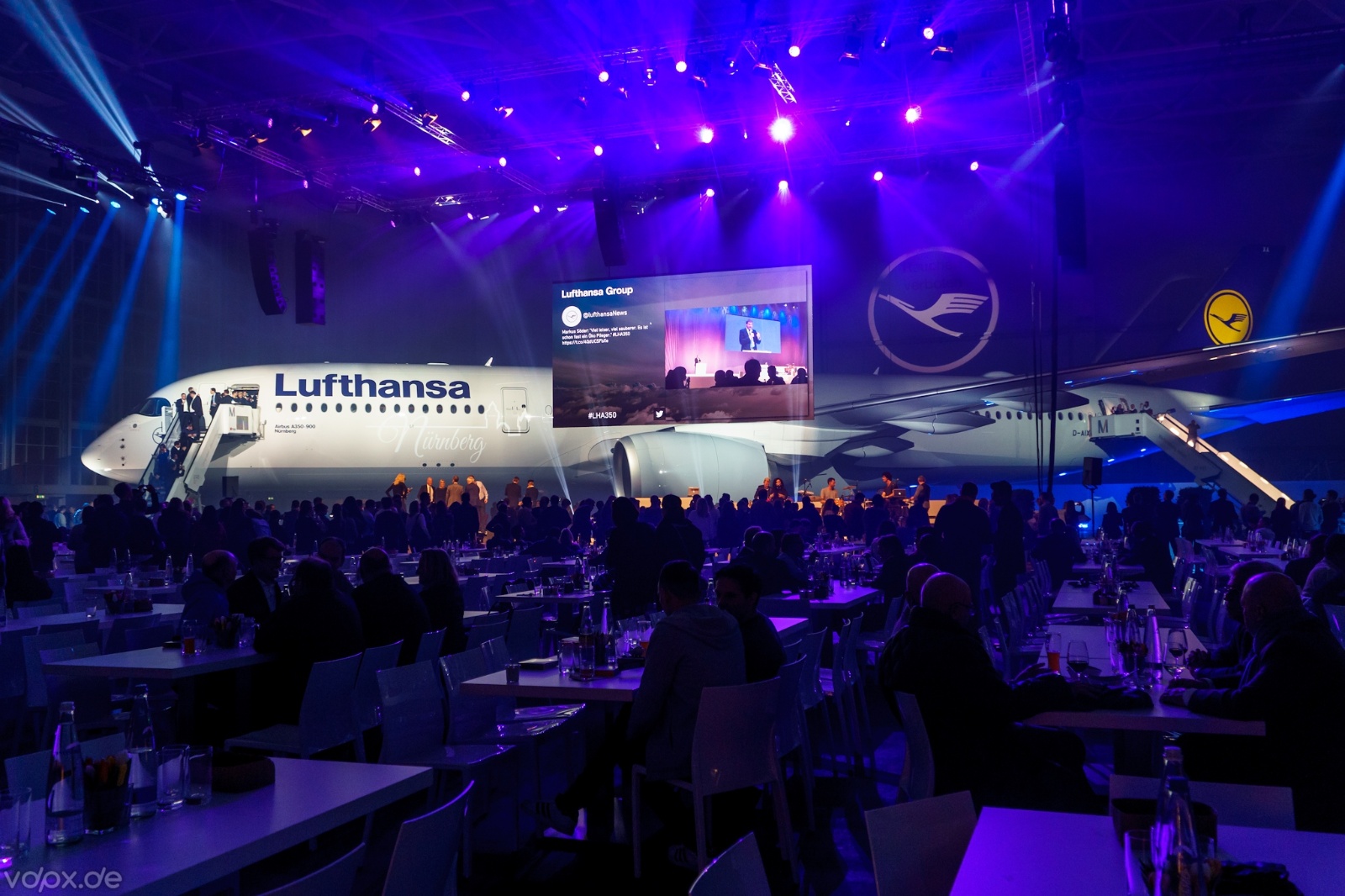 Lufthansa A350 Roll-In